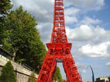 La Tour Eiffel en chaises bistro