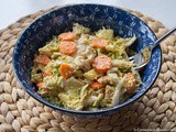 Salade de chou chinois, carottes et quinoa sauce cacahuètes (vegan & sans gluten)
