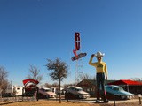 {Route 66} à côté de Cadillac Ranch à Amarillo Texas