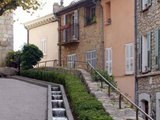 En France aussi… Mougins, la ville aux 19 fontaines