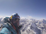 David Lama réalise la première ascension en solo du Lunag Ri (6907 m)