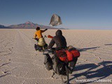 Tour du monde en parapente à vélo et voilier stop, sans moyens motorisés (2008 – 2016)