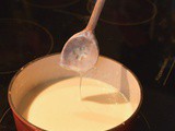 Goûter une fondue au fromage de brebis