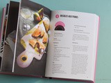 Un livre de recettes dédié aux pâtisseries suisses